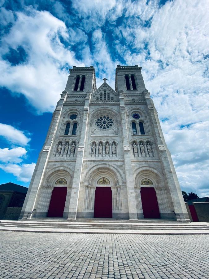 Nantes Centre Proximite Bus Et Tramwayアパートメント エクステリア 写真